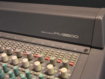 Yamaha PM3500-52 analog mixer for sale