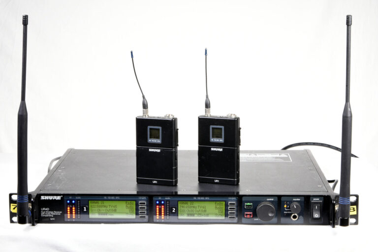 Shure UHF-R UR4D 2xUR1 R9 System Package