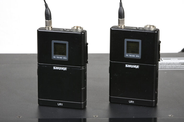 Shure UHF-R UR4D 2xUR1 R9 System Package
