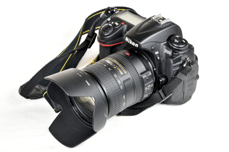 Nikon D300 DSLR Camera with 18-200mm AF-S