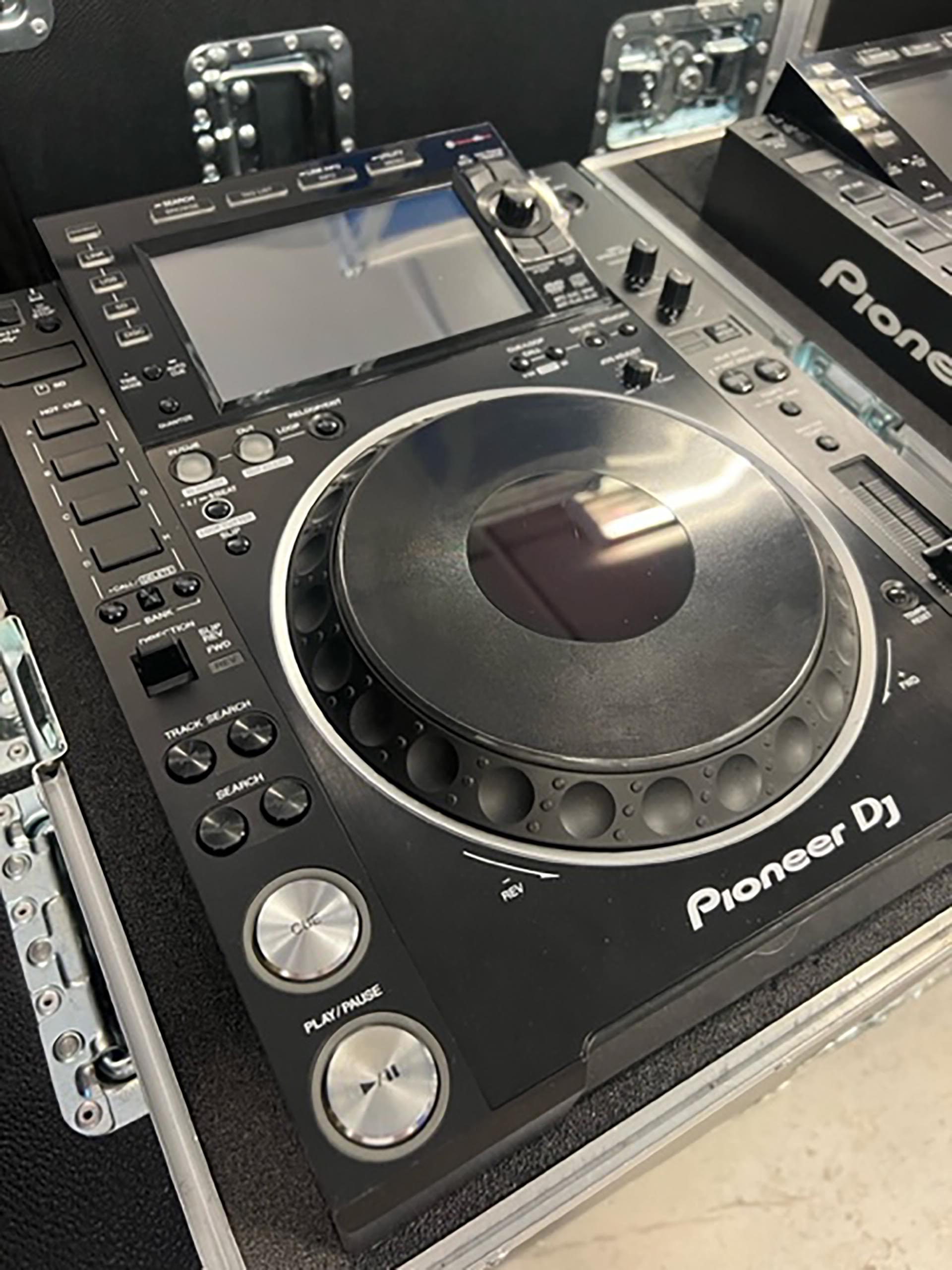 Pioneer DJ CDJ2000NXS2 (2 pcs) – Gearwise – AV & Stage Equipment