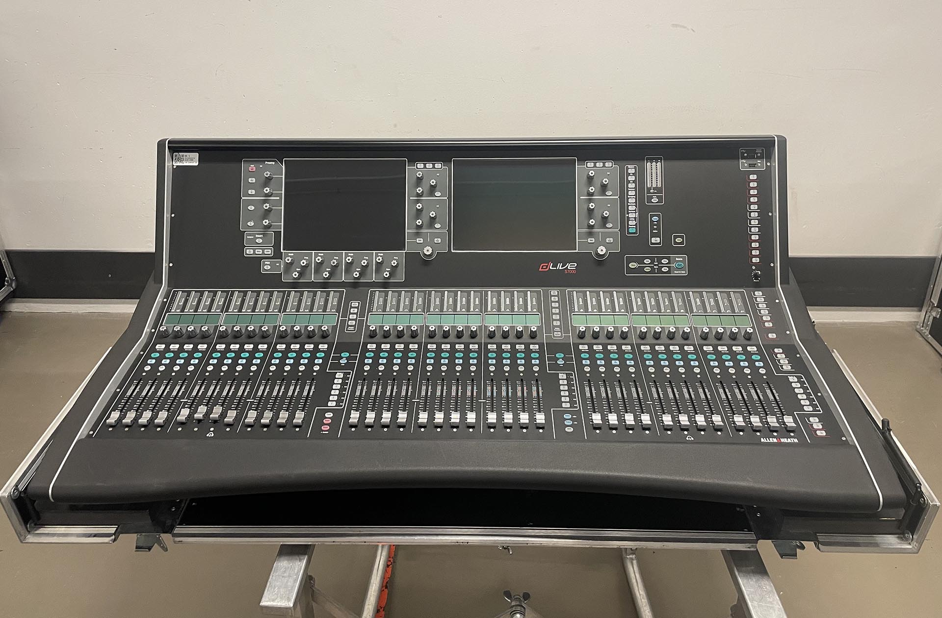 Allen & Heath dLive S7000 CMD64 system – Gearwise – AV & Stage Equipment