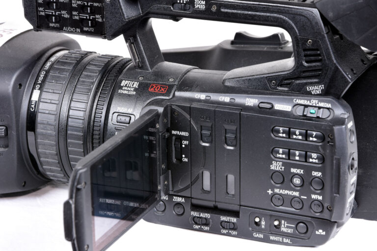 Canon XF205 Camera Kit