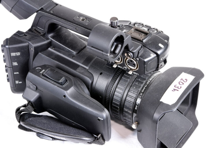 Canon XF205 Camera Kit