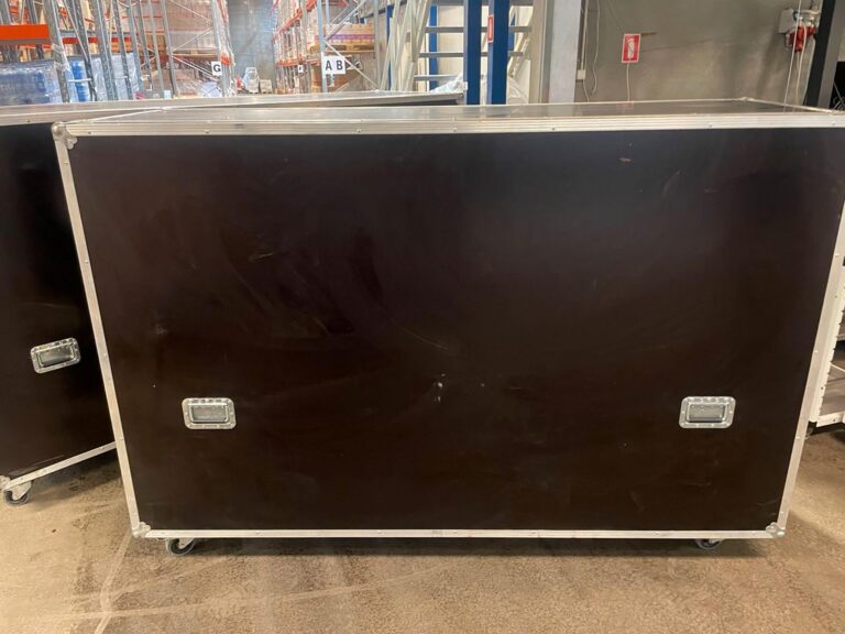 2 large size Flight Cases - Image 5