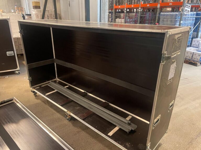 2 large size Flight Cases - Image 6