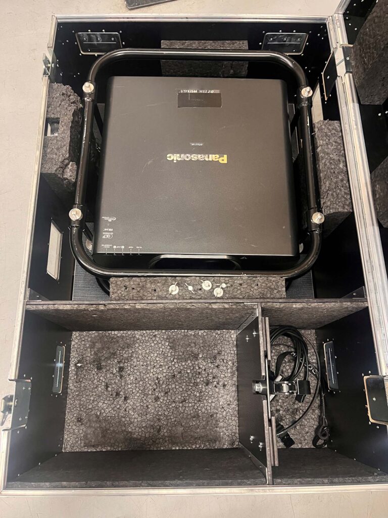 Panasonic PT-DZ13KEJ - Image 6