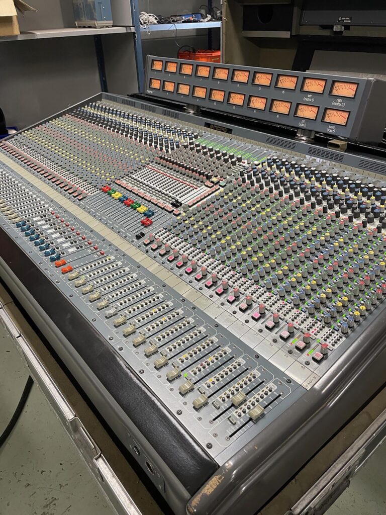 Midas XL3 - Image 2