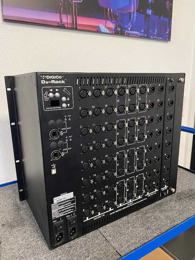 DiGiCo D2 Rack with additional outputcard
