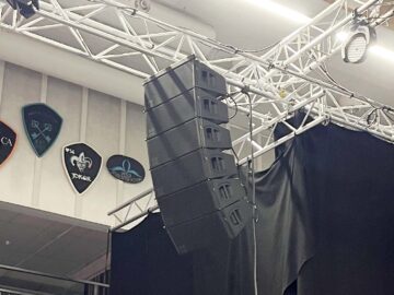 d&b y